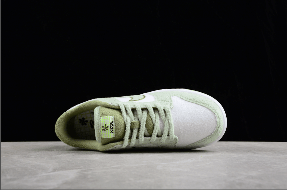 Dunk Low SE 'Fleece - Honeydew'