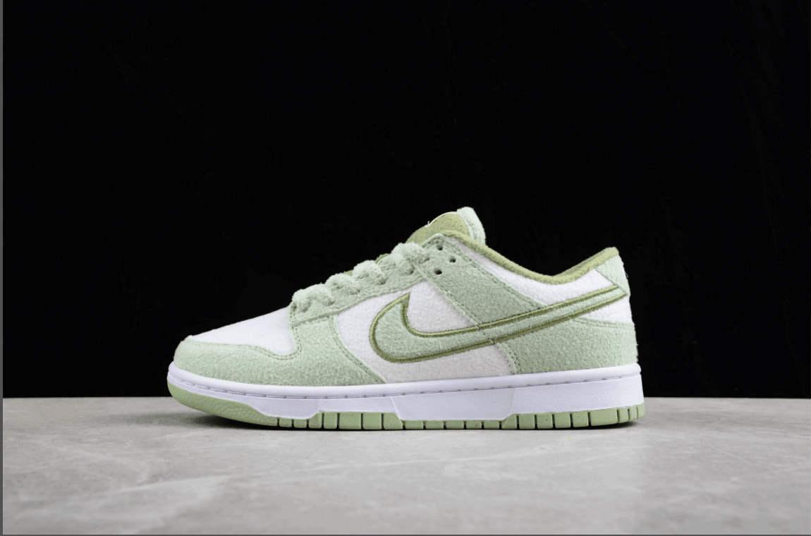 Dunk Low SE 'Fleece - Honeydew'