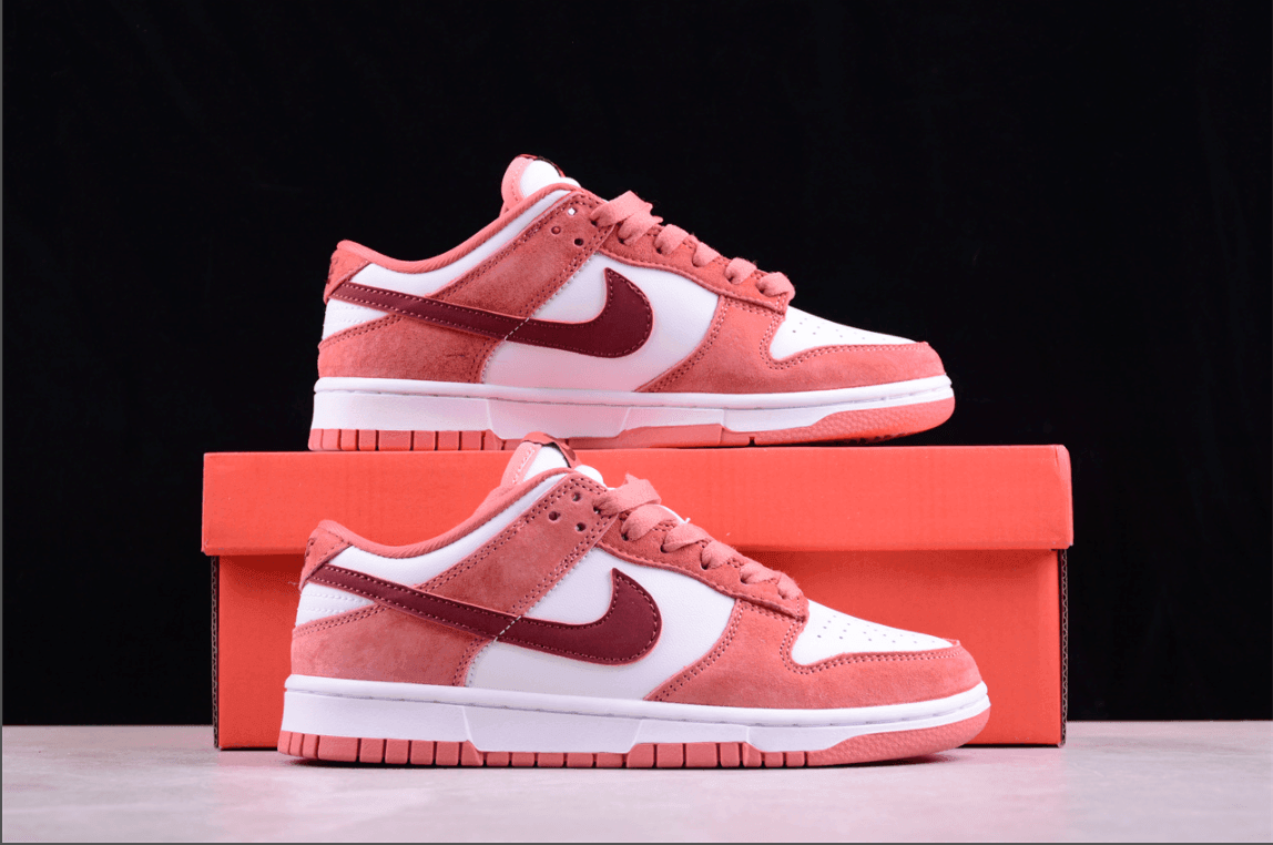 Dunk Low Retro Valentine's Day 2024