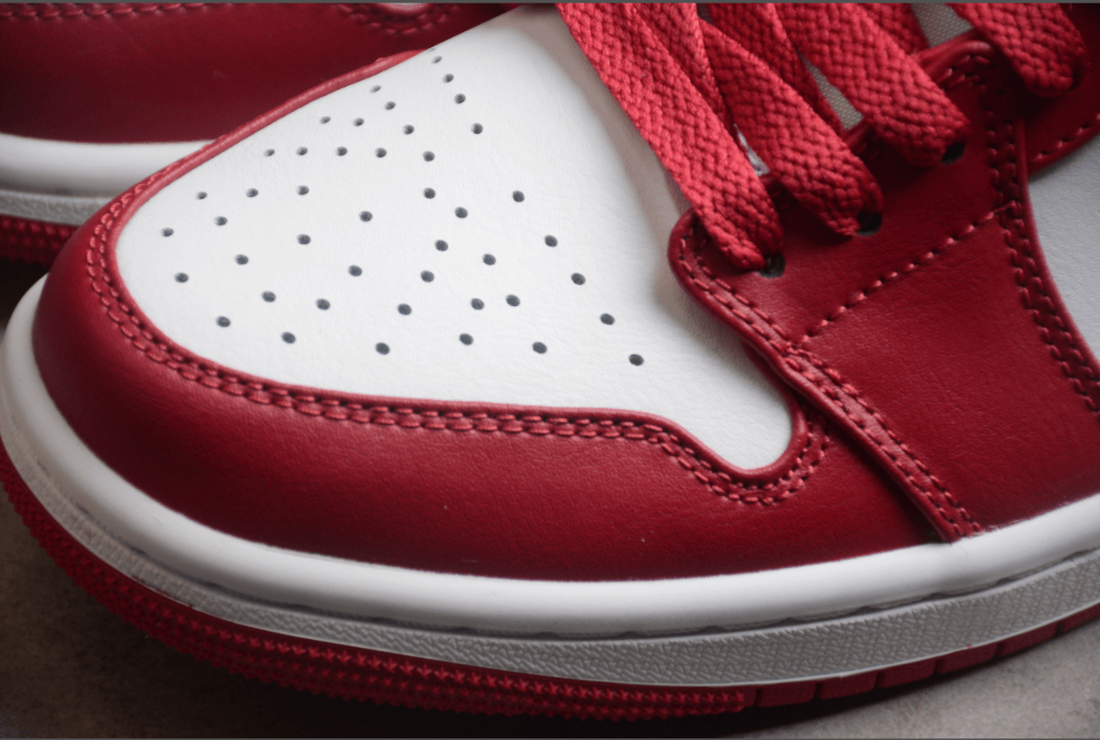 Jordan 1 Low Cardinal Red