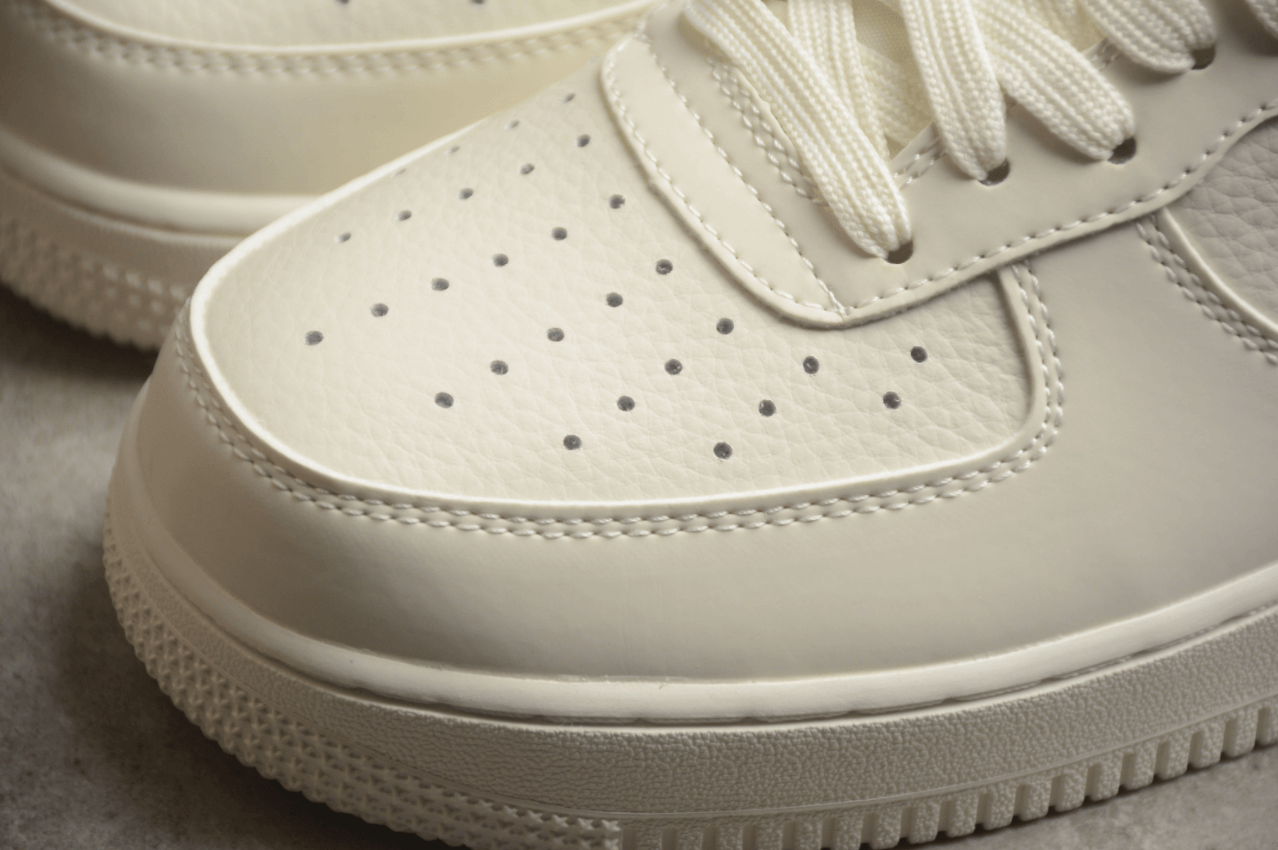 Air Force 1 '07 low LV8 Rice White