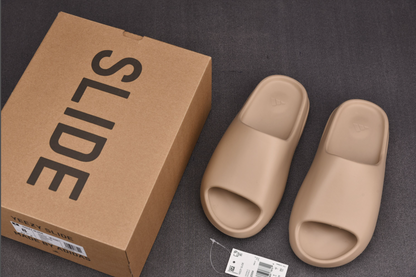 Yeezy Slide Pure